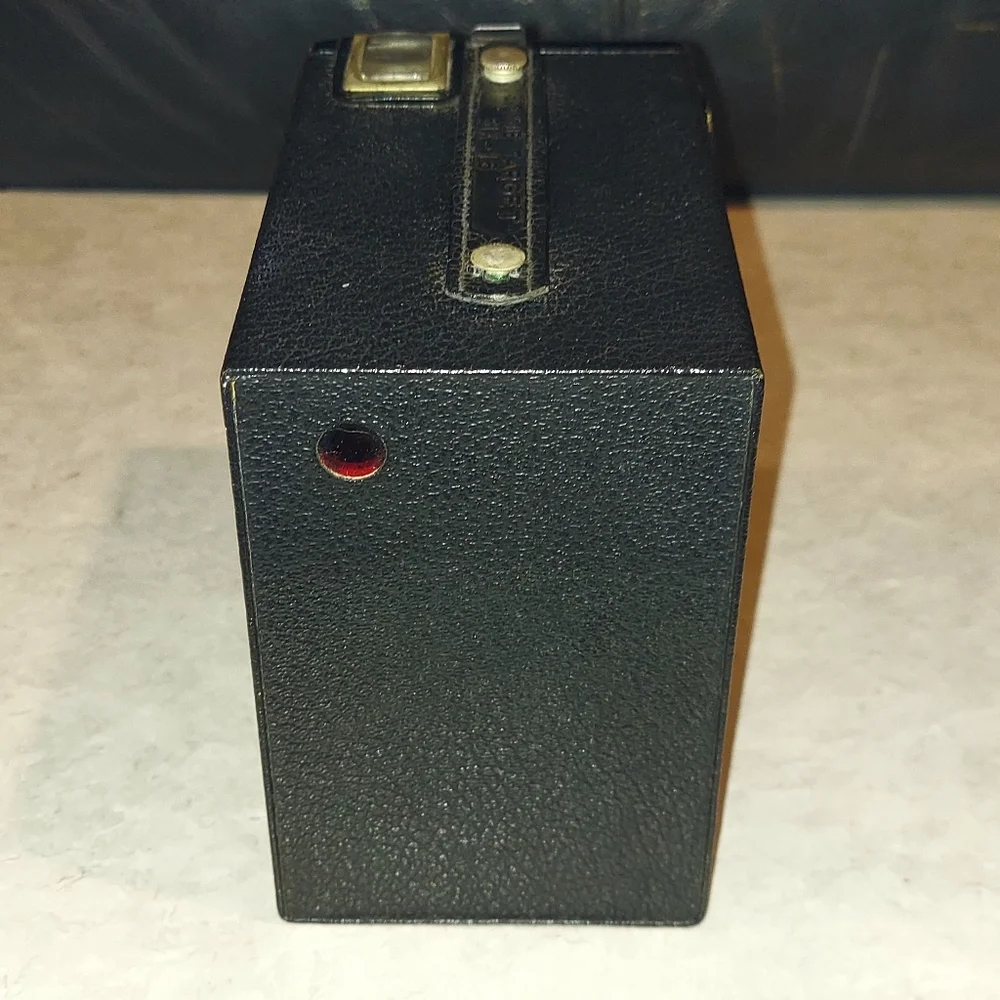 VINTAGE COLLECTIBLE 1940's KODAK BROWNIE TARGET SIX-16 BOX MOVIE BOX CAMERA 616